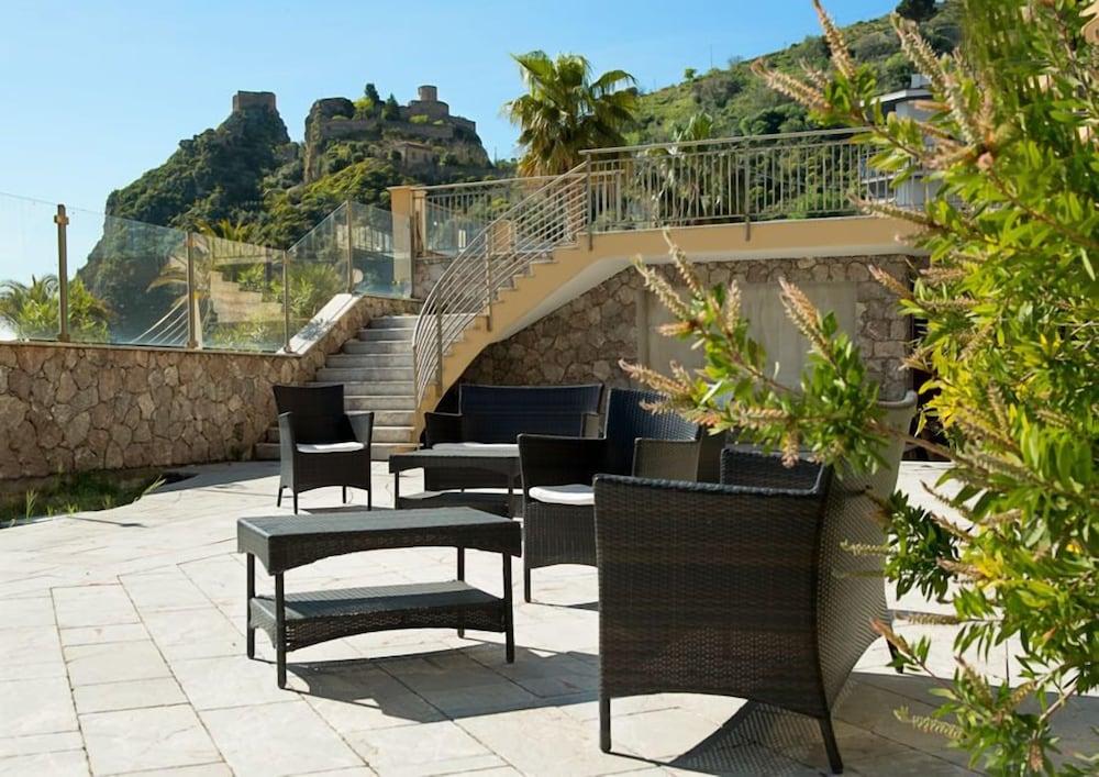 Elihotel SantʼAlessio Siculo Extérieur photo