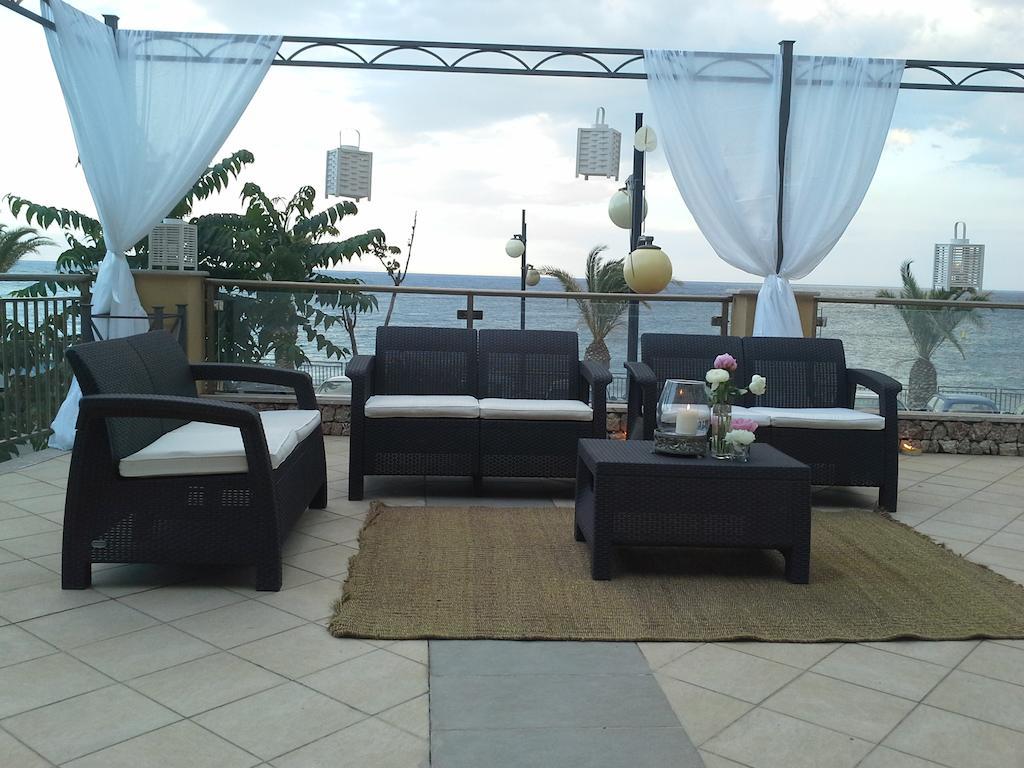 Elihotel SantʼAlessio Siculo Extérieur photo