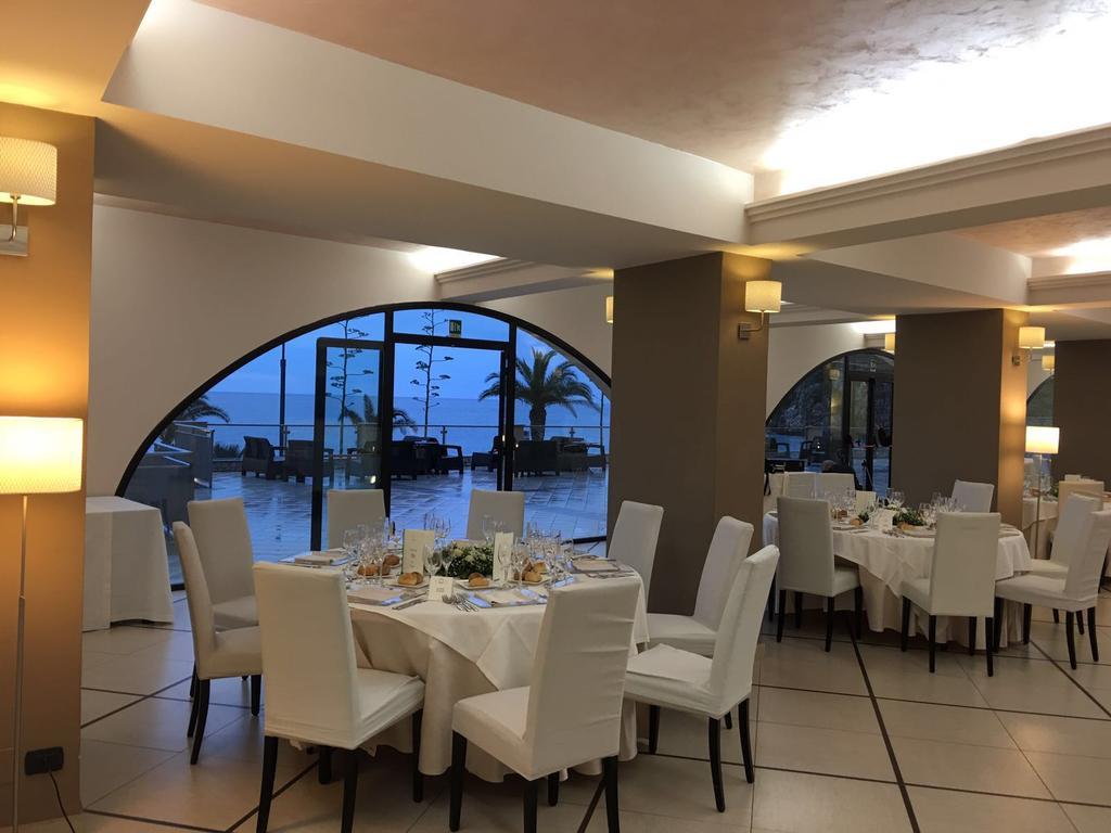 Elihotel SantʼAlessio Siculo Extérieur photo